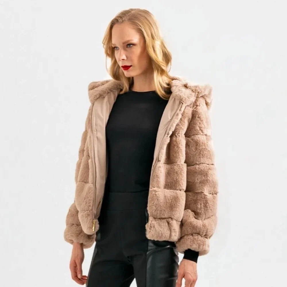 NWT BCBGMAXAZARIA faux fur long sleeve plush jacket in color Mink. Size Large